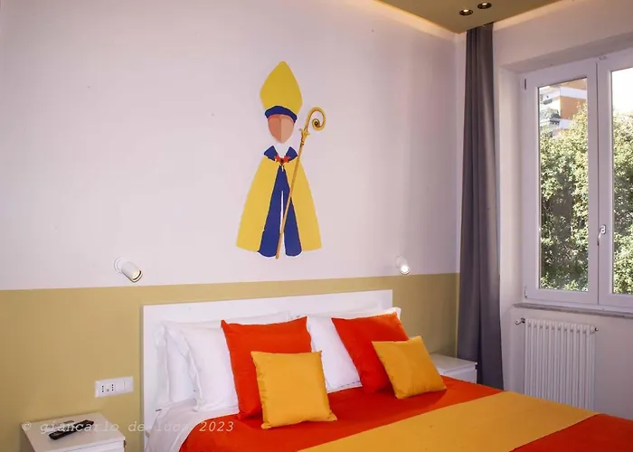 Sirena Partenope e San Gennaro HOME Sanità - Centro Storico Napoli